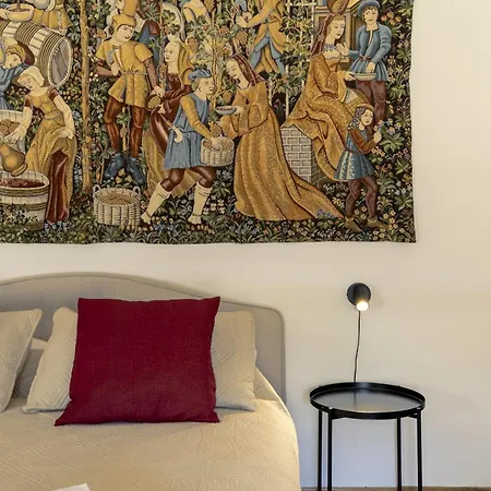 Domus Maria Carina - Centro Apartamento *